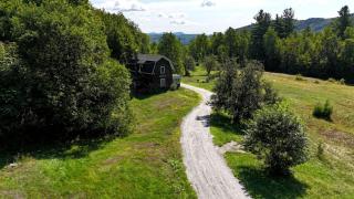 Lovingly Restored Historic Cottage in Adirondack Mountains, New York - North River - 0