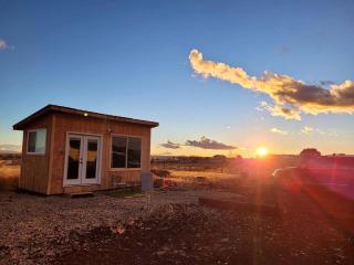 Idyllic Tiny Cabin Lovely for a Romantic Escape in Arizona - Cane Beds - 0