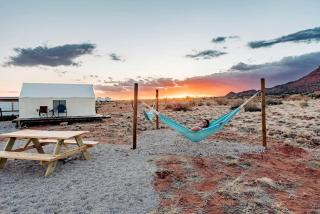 Idyllic Tiny Cabin Lovely for a Romantic Escape in Arizona - Cane Beds - 6