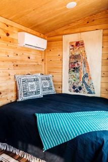 Idyllic Tiny Cabin Lovely for a Romantic Escape in Arizona - Cane Beds - 5