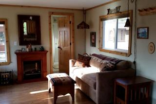 Rustic Mountain Retreat Perfect for Large Groups in Kingston, Idaho - - 6