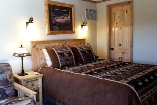Rustic Mountain Retreat Perfect for Large Groups in Kingston, Idaho - - 3