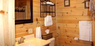 Luxury Accommodation for Fun Places to Go in Maryland - Flintstone - 1