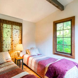 Rustic Cabin Nestled near the Big Basin Redwoods State Park in California - Pescadero - 5