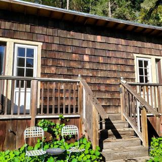 Rustic Cabin Nestled near the Big Basin Redwoods State Park in California - Pescadero - 1