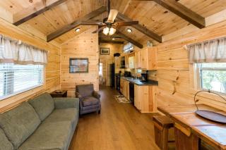 Cozy Cabin Close to Tryon and Lake Lure in Mill Spring, North Carolina - Mill Spring - 1