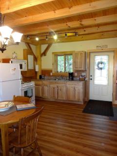 Rustic Cabin Rental with Contemporary Comforts Overlooking Vermont's Green Mountains - Middlebury - 8