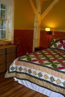 Rustic Cabin Rental with Contemporary Comforts Overlooking Vermont's Green Mountains - Middlebury - 5