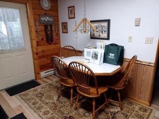 Rustic and Pet-Friendly Cabin Rental with Outdoor Hot Tub near Wisp Resort, Maryland - Swanton - 3