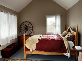 Eco-Friendly Glamping Cabin with Yoga, Ideal for an Outdoor Adventure near Ann Arbor! - - 6