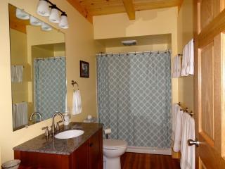 Artisan Crafted, Pet-Friendly Log Cabin Rental in Charming Ripton, Vermont - Middlebury - 3