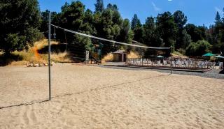 Affordable Cabin Getaway with Great Shared Facilities near Yosemite National Park - Groveland - 3