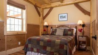 Artisan-Crafted Vermont Cabin in Green Mountain National Forest - Middlebury - 2