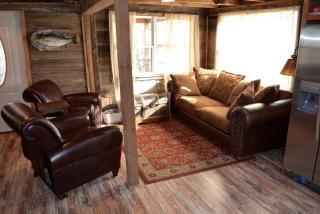 Secluded Cabin by the Black Fork River near Ouachita National Forest, Oklahoma - Hodgen - 7
