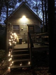 Beautiful Private Cabin Nestled on Premiere Retreat Center, North Carolina - - 0