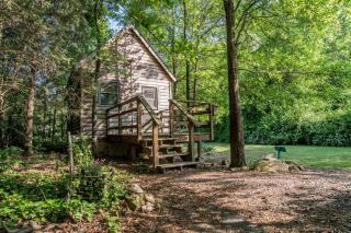 Beautiful Private Cabin Nestled on Premiere Retreat Center, North Carolina - - 8