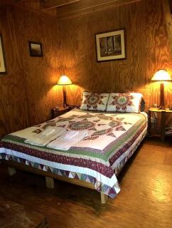 Beautiful Private Cabin Nestled on Premiere Retreat Center, North Carolina - - 7