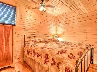 Elegant Cabin Rental on 53 Private Acres near Raystown Lake in Pennsylvania - Huntingdon - 2