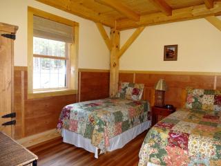 Mountain Cabin Getaway in the Heart of the Green Mountain National Forest near Middlebury, Vermont - Middlebury - 4