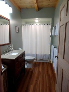 Mountain Cabin Getaway in the Heart of the Green Mountain National Forest near Middlebury, Vermont - Middlebury - 2