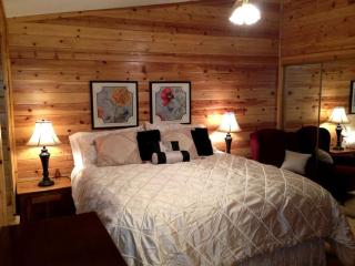 Cozy Vacation Cottage Rental near Lassen Volcanic National Park, Northern California - Shingletown - 6