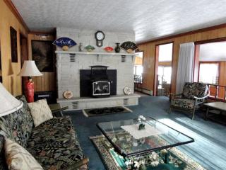 Stunning Waterfront Cabin Rental with Private Beach on Cranberry Lake, Wisconsin - Eagle River - 6