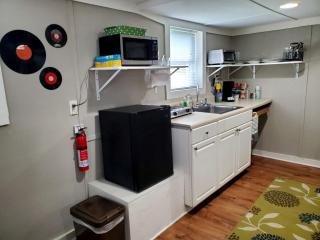 Recently Renovated Waterfront Studio Rental for a Weekend Getaway in North Carolina - Beaufort - 8