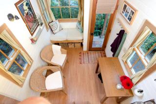 Adorable Rural Tiny House Rental on the Puget Sound in Olympia, Washington - Olympia - 1
