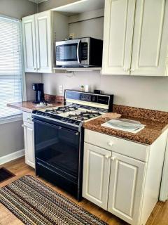 Cozy Waterfront Cottage Rental with Private Boat Launch in Beaufort, North Carolina - Beaufort - 4