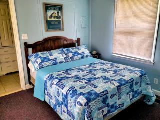 Cozy Waterfront Cottage Rental with Private Boat Launch in Beaufort, North Carolina - Beaufort - 3