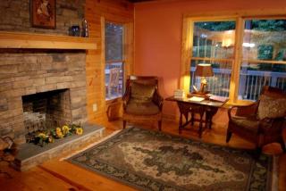 Luxury Mountain Cabin Rental with a Hot Tub in Helen, Georgia - Helen - 6