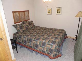 Luxury Mountain Cabin Rental with a Hot Tub in Helen, Georgia - Helen - 1