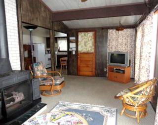 Lovely Two-Bedroom Family Cabin Rental with Lake Views near Eagle River, Wisconsin - Eagle River - 4