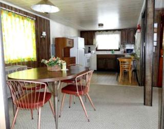 Lovely Two-Bedroom Family Cabin Rental with Lake Views near Eagle River, Wisconsin - Eagle River - 3