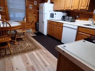 Family and Pet-Friendly Cabin Rental with a Dock Slip near the Wisp Resort, Maryland - 2
