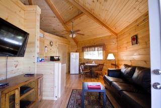 Romantic Yurt Getaway with a Private Hot Tub near Beckley, West Virginia - Hico - 7