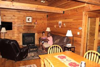 Rustic Cabin Rental in the Wilderness near Beckley, West Virginia - Hico - 8