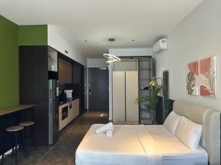 Scarletz Suites Twin Tower KLCC Kuala Lumpur by OKIDOKI - Kuala Lumpur - 5