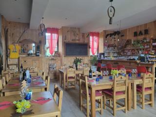 Le sapin rouge - Restaurant - bar - chambres d'hôtes - Artigues - 8
