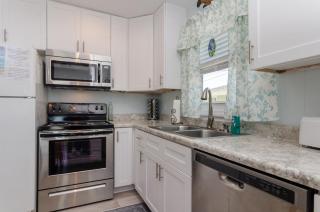 Boat Dock Bungalow by Bryant Real Estate - Carolina Beach - 1