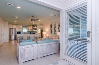Shore to Relax Upper by Bryant Real Estate - Carolina Beach - 4
