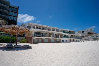 Beachfront Residence with Stunning Views and pool - Cancún - 1