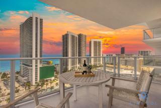 Wrap Around Balcony - Paradise Beach - Amazing Pools - Hollywood - 0