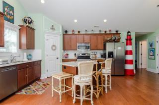 Salt Air Cottage by Bryant Real Estate - Carolina Beach - 6