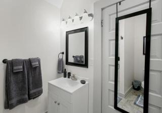Victorian Cozy Retreat Steps to Cleveland Clinic - Cleveland - 4