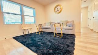 Beachline Breeze On the Strip - 4