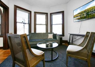 Victorian Cozy Retreat Steps to Cleveland Clinic - 7