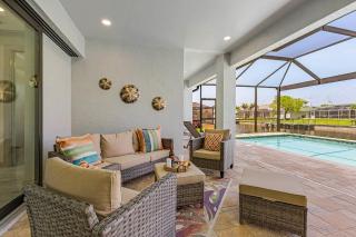Heated Saltwater Pool, Gulf Access, Dock & Bikes - Casa De Palmas - Roelens - Cape Coral - 6