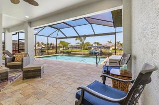 Heated Saltwater Pool, Gulf Access, Dock & Bikes - Casa De Palmas - Roelens - Cape Coral - 4