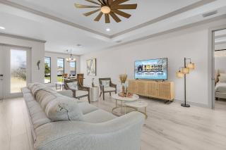 Heated Saltwater Pool, Gulf Access, Dock & Bikes - Casa De Palmas - Roelens - Cape Coral - 1